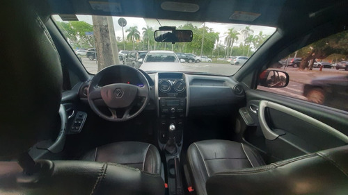Imagem 8 de 15 de Renault Duster Oroch - 2017 Flex 1.6