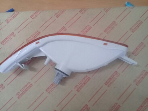 Micas Ó Crucé De Parachoques Dela Toyota Baby Camry