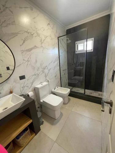 Casa En Venta - 2 Dormitorios 3 Baños - Cochera - 210mts2 - Canning