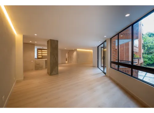 Apartamento De 189 M2 Totalmente Remodelado En La Tomatera, El Poblado