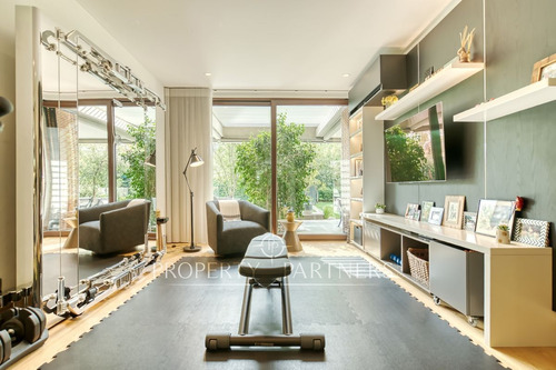 Elegante Y Exclusivo Departamento Con Jardín Priva...