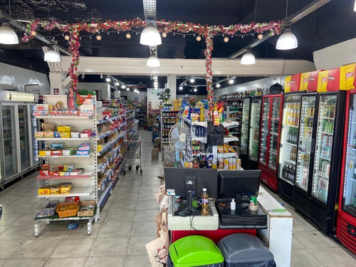 Local En Liniers C/ Oficinas Y Espacio Aereo Apto Todo Rubro