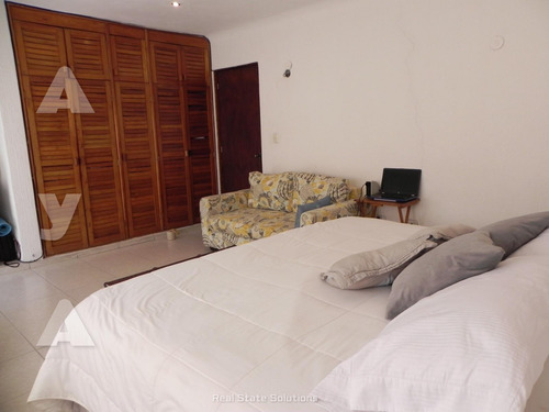 Casa En Venta, 3 Recámaras, 3 Niveles, Cuarto Servicio, Sm 43, Cancún