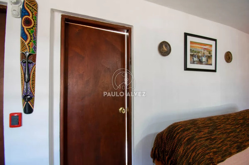 Casa En Alquiler Temporal En Playa Grande, Dos Dormitorios, Un Baño. Predio Cercado.
