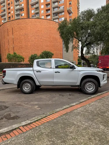 Mitsubishi L200 Fl Glx Mt 2400cc Td 4x4 2ab Abs Mod 2023