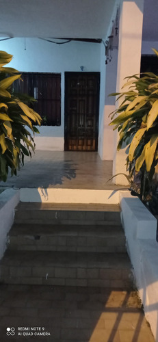 Imagen 2 de 29 de Venta De Casa Urb. Parque Valencia