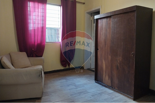 Casa En Venta Ñuñoa, 5d + 4b + 3est, Suarez Mujica