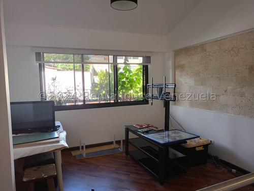 Townhouse En Alquiler, Urb. Lomas De La Trinidad