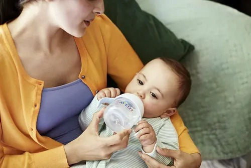 Mamadera Natural De Entrenamiento Avent Con Asas 150ml