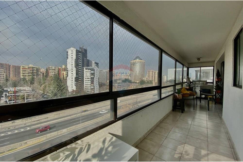Mall Parque Arauco/ Kennedy/ Club Manquehue