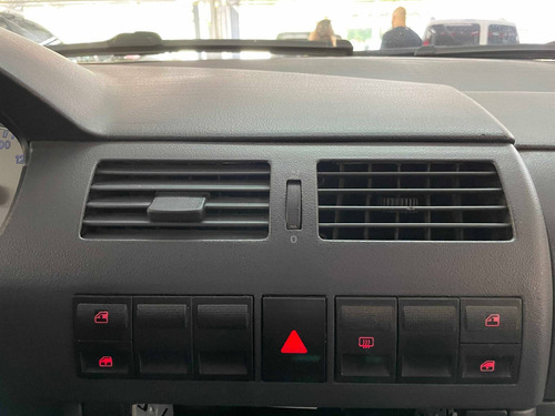Imagem 4 de 11 de Volkswagen Gol 1.0 Mi Plus 16v Gasolina 2p Manual G.iii