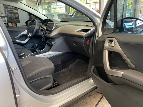 Imagen 10 de 12 de Peugeot 2008 1.6 Allure .año 2017. Excelente. 60000 Kms