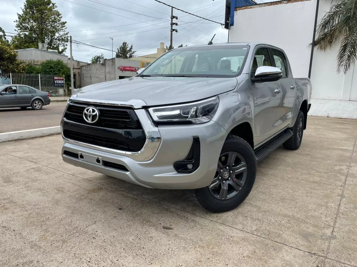 Toyota Hilux 2.8 Cd Srv 177cv 4x2 At