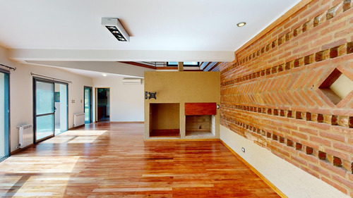 Venta Casa 4 Dormitorios 4 Baños / Pileta B. Jardin Claret