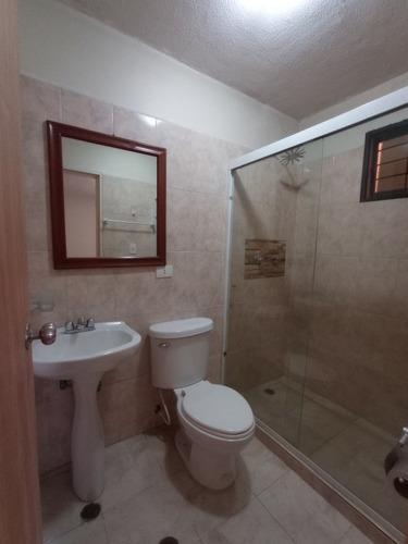 Imagen 9 de 10 de Apartamento En Alquiler, Semiamoblado.