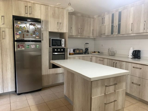 Vendo Hermosa Y Amplia Casa En Sector El Almendral, 6d-4b-3e