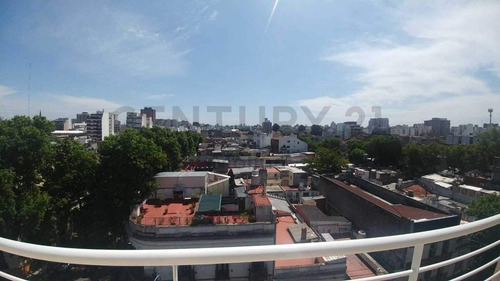 Venta: Dos Ambientes Balcón Terraza Y Cochera En Balvanera