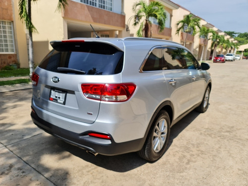 Imagen 5 de 15 de Kia Sorento 2018 2.4 Lx At