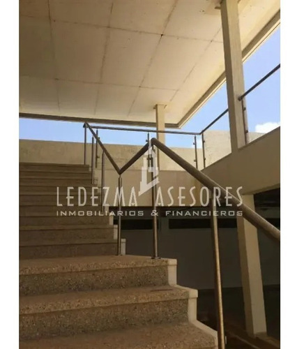 Ledezma Asesores Inmobiliarios Y Financieros C.a. Vende Hotel Comfort Inn Boutique