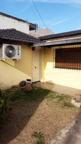 Imagen 4 de 22 de Vende Urgente - Chalet De 3 Ambientes En Venta - Moron Sur - Permuta