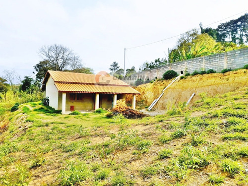 Imagem 3 de 13 de Linda Chácara Recém Construída!