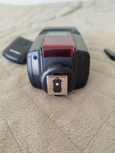 Flash Inalámbrico Godox Tt520ii Speedlite Tx Para Canon Niko Negro (Usado)