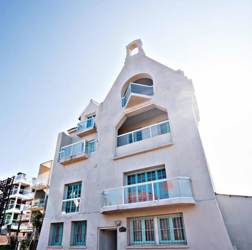 Imagen 1 de 5 de Pinamar Alquiler Hostel Frente Al Mar