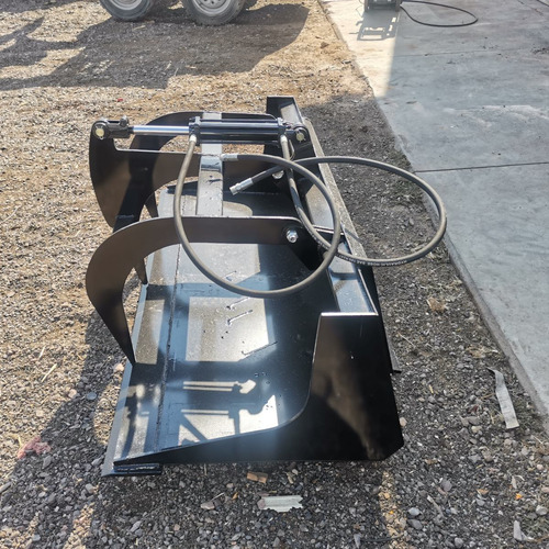 Bote O Cucharon Para Minicargador Tipo Grapa O Almeja Sujet