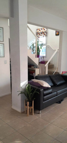 Hermoso Duplex De 2 Dormitorios Y 3 Baños Con Patio Lugar Para Coche-barrio Procrear Moron