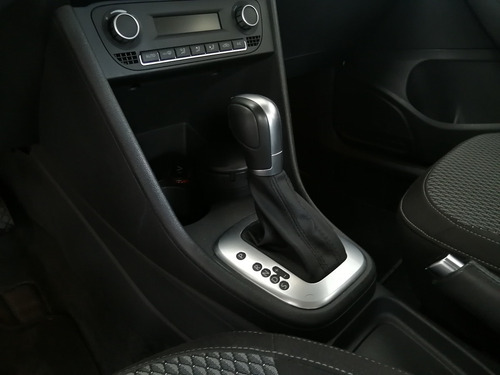 Imagen 11 de 15 de Volkswagen Vento Confortline Plus