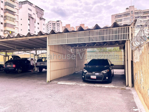 Apartamento Remodelado En Venta, Urb. El Paraiso