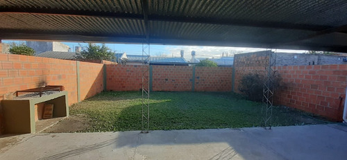 Casa Lote Propio 4 Ambientes Impecable (apto Credito) Cochera Y Jardin Barrio Evita Formosa