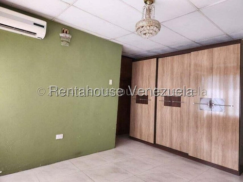 Maritza Lucena Trae Acogedor Apartamento En Alquiler Al Centro Oeste De Barquisimeto. Servicios Básicos Garantizados, Amplia Cocina Iluminada, Cómoda Habitacion Con Baño.