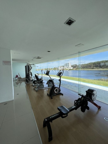 Imagen 21 de 25 de Alquiler Temporada Apartamento 3 Dormitorios En Primera Linea Frente Al Mar Playa Mansa Punta Del Este