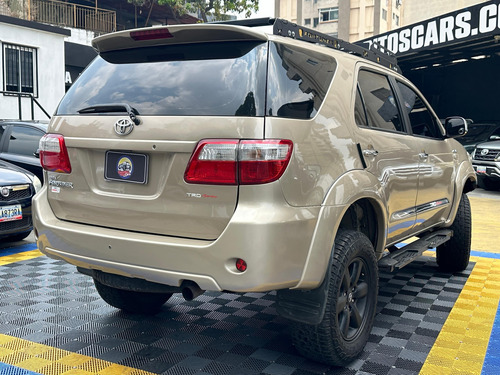 Toyota Fortuner Sr