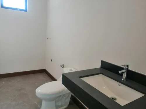 Casa En Venta En Colonia Los Cristales, Monterrey, Nuevo León
