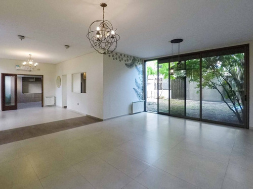 Venta Casa 3 Dormitorios Jardin Claret