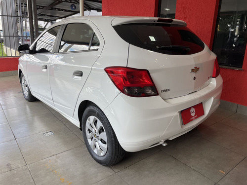 Chevrolet Onix ONIX HATCH Joy 1.0 8V Flex 5p Mec.