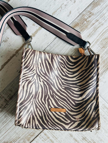 Cartera Animal Print Prune