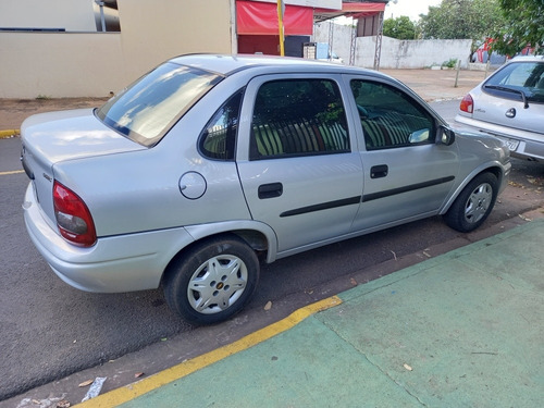 Gm Corsa Sedan
