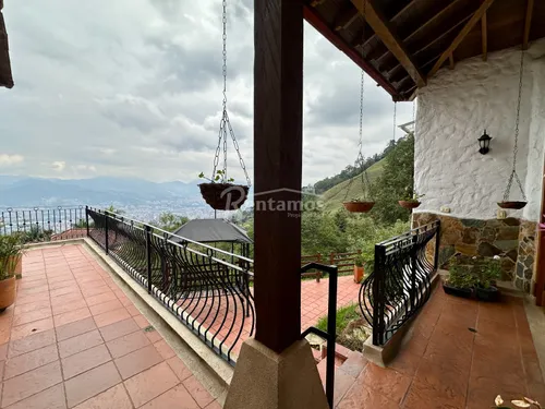 Casa En Arriendo En Loma Del Escobero. Cod A776176