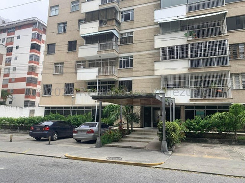 Apartamento En Venta Para Remodelar En Los Palos Grandes. Yr 