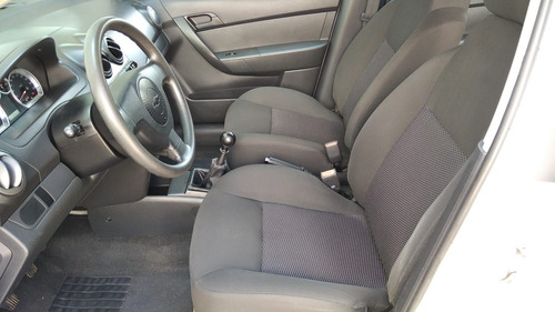 Imagen 3 de 7 de Chevrolet Aveo 2015 1.6 Lt Mt (b)