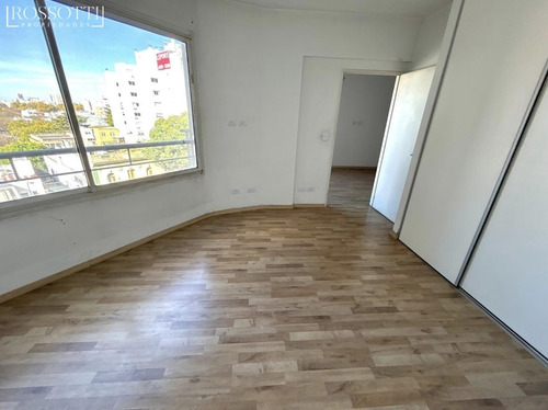 Muy Buen Dpto De 2 Ambientes Al Frente Con Balcon - Amenities - Seguridad 24hs - Apto Profesional