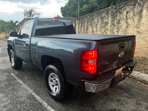 Chevrolet Silverado Ls 4x2 2011