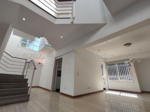 Townhouse En Venta Urb, El Peñon Mls #23-16114 Sc