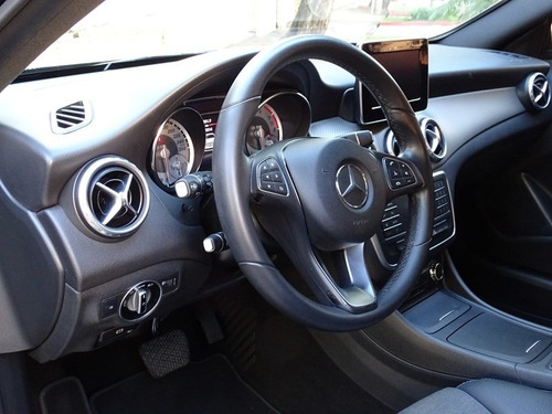 Mercedes-benz Gla 200 1.6 Cgi Style 16v Turbo Flex 4p