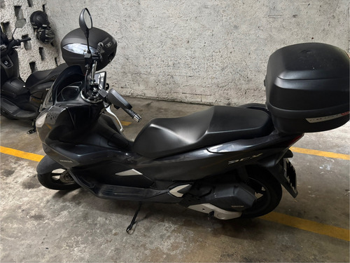 Honda Pcx Abs Cinza Com Baú Atrás