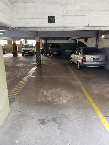 Imagen 2 de 5 de Cochera En Venta - Balvanera - 1 Cuadra Fac. Medicina Y Ciencias Económicas