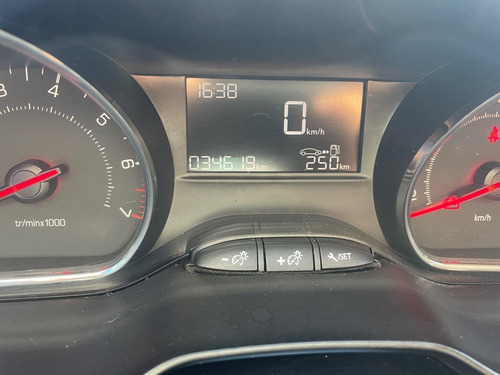 Peugeot 208 1,2 Frances
